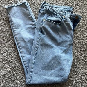Light wash skinny jeans
